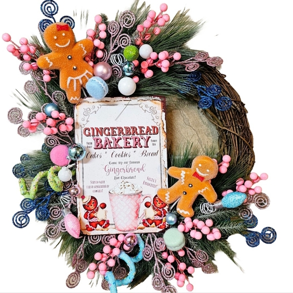 Gingerbread bakery Christmas wreath - Picture 7 of 10